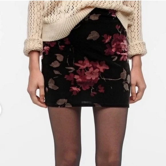 Urban Outfitters Dresses & Skirts - Ecote URBAN OUTFITTERS Velvety Floral Y2K Skirt